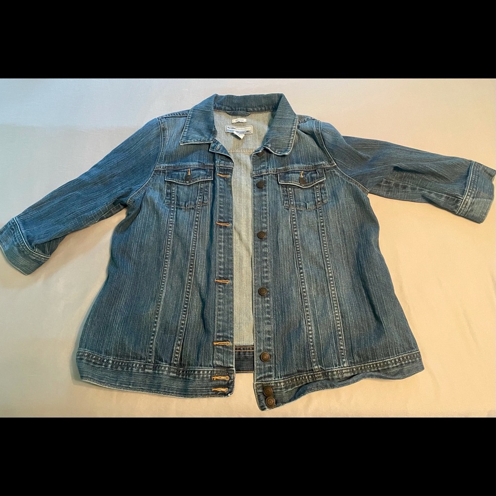Old navy maternity jean jacket